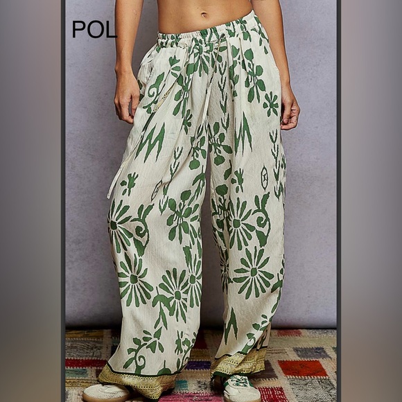 bP221-5💚🤍POL playtime Green and Cream Patterned Pants w/elastic waist+wide leg - Picture 3 of 6